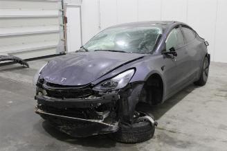 damaged passenger cars Tesla Model 3  2022/9