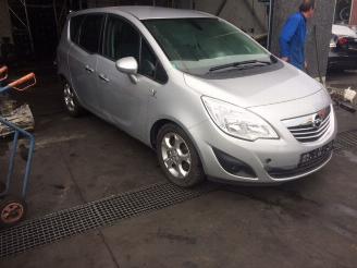 dañado vehículos comerciales Opel Meriva  2012/4