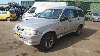 occasion commercial vehicles Ssang yong Musso 2000 2.9 TD OM601 Grijs onderdelen 2000/9