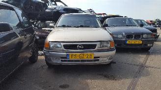 Avarii auto utilitare Opel Astra Astra F (53/54/58/59) Hatchback 1.6i GL/GLS (X16SZR) [55kW]  (09-1991/01-1998) 1996/10