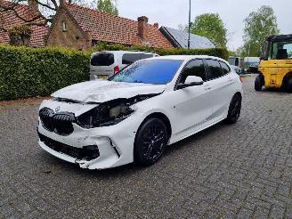 Damaged car BMW 1-serie 118i Aut. Mpak. Led 2021/5