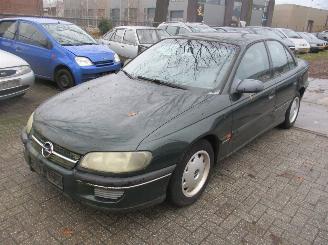 dañado vehículos comerciales Opel Omega  1995/1