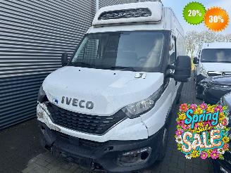 Salvage car Iveco Daily 2.3 HI-MATIC L3H3 MAXI| THERMO-KING | AUTOMAAT | AIRCO 2022/1