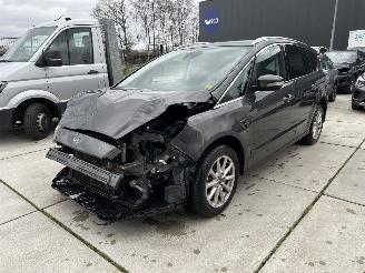 damaged passenger cars Ford S-Max 1.5 Titanium 7p -NAVI-PDC-LMV 2017/6