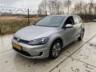 Salvage car Volkswagen e-Golf 100 kWh -LED-NAVI-PDC 2019/1