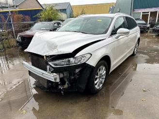 damaged passenger cars Ford Mondeo Mondeo V Wagon, Combi, 2014 2.0 TDCi 150 16V 2019/5