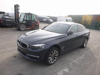 Schade motor BMW 3-serie 318D 2019/9