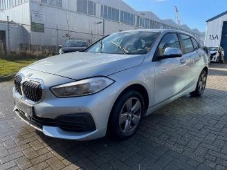Salvage car BMW 1-serie 1 serie (F40), Hatchback, 2019 118i 1.5 TwinPower 12V 2020/1
