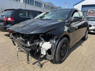 Salvage car Volkswagen Polo Polo VI (AW1), Hatchback 5-drs, 2017 1.0 MPI 12V 2021/8