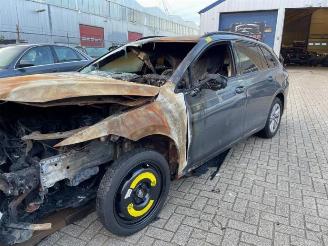 damaged commercial vehicles Volkswagen Golf  2022/10