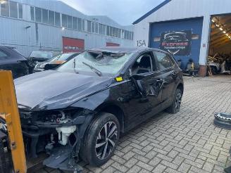 Damaged car Volkswagen Polo Polo VI (AW1), Hatchback 5-drs, 2017 1.0 TSI 12V 2018