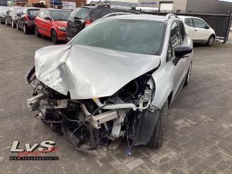 damaged passenger cars Renault Clio Clio IV Estate/Grandtour (7R), Combi 5-drs, 2012 / 2021 1.5 Energy dCi 90 FAP 2016/10