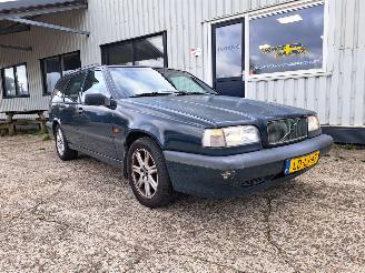 Vaurioauto  campers Volvo 850 2.5 I AUTOMATIC. 1995/2